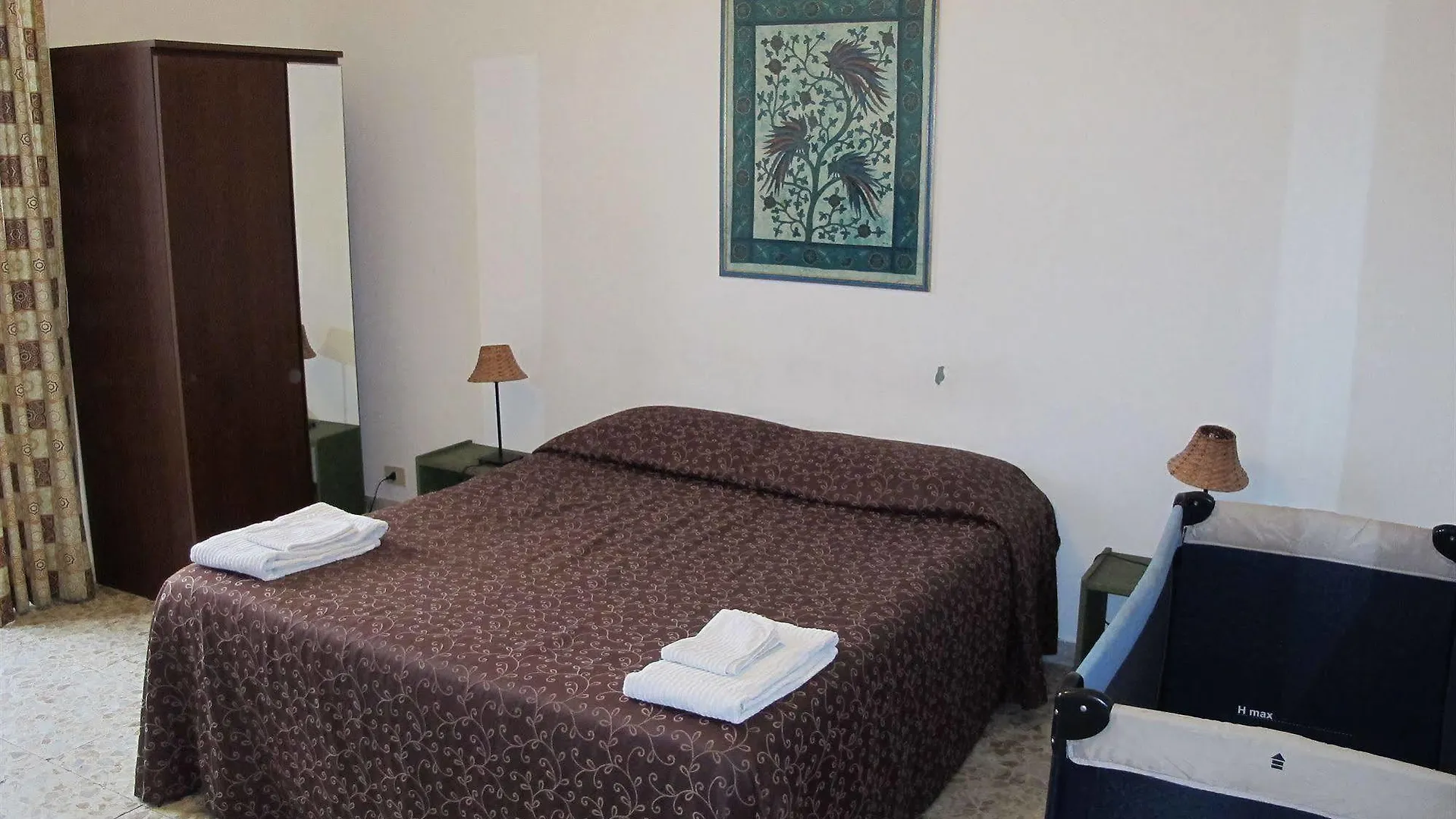 Little Italy Hotel Rome